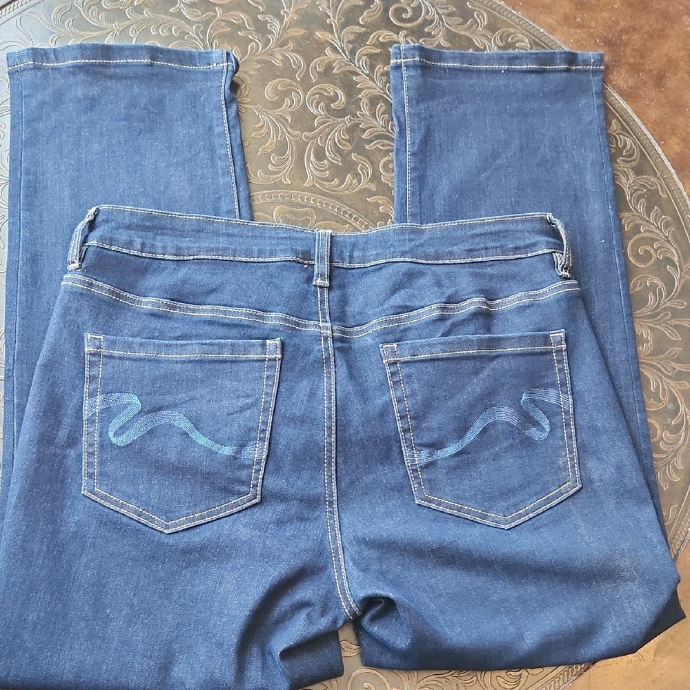 Women's Blue 3/4 Length Jeans Sz 10